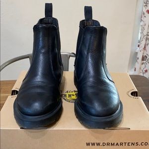 Dr Doc Martens 2976 Inuck Chelsea Boots US7